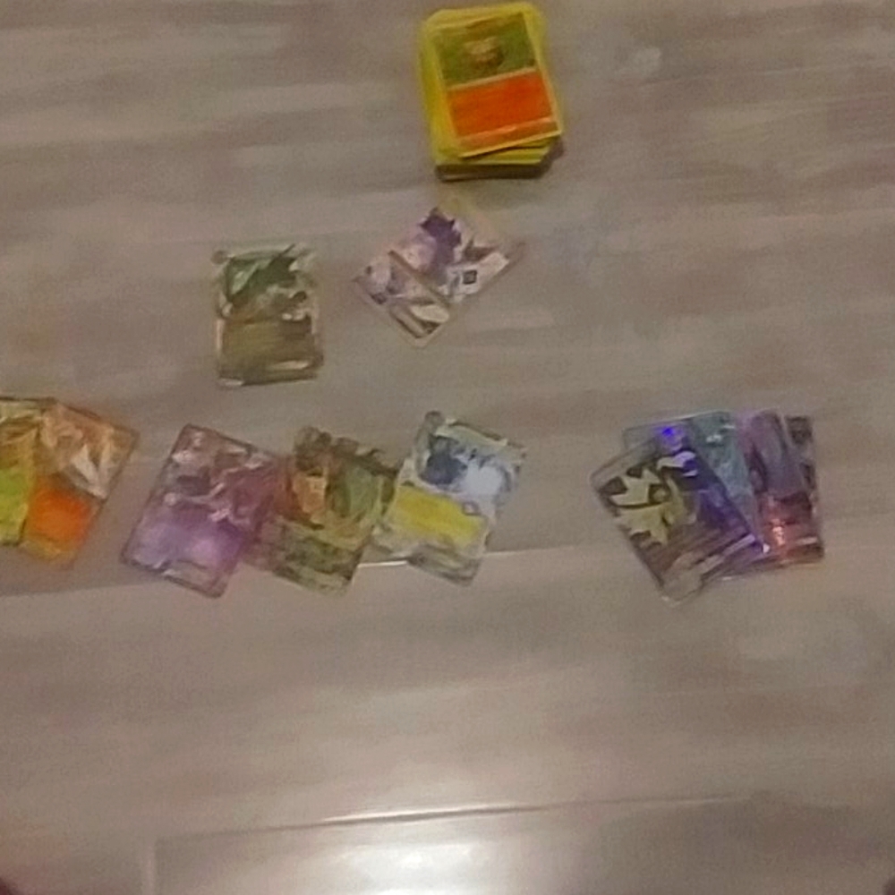95 Pokemon cards